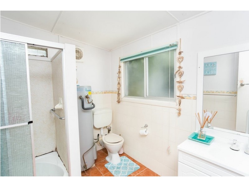 19 Railway Parade, Taree NSW 2430