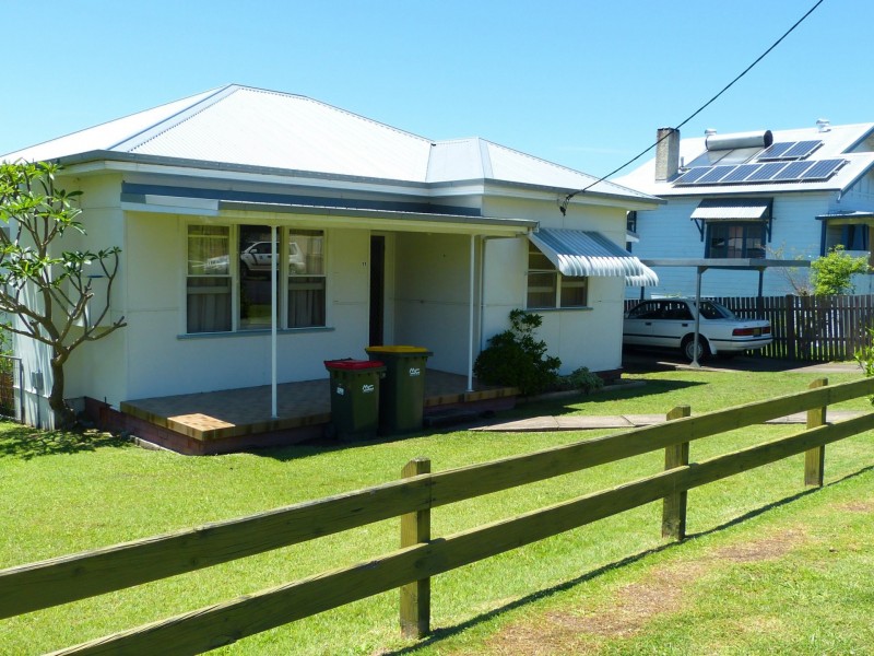 11 Flett Street, Taree NSW 2430