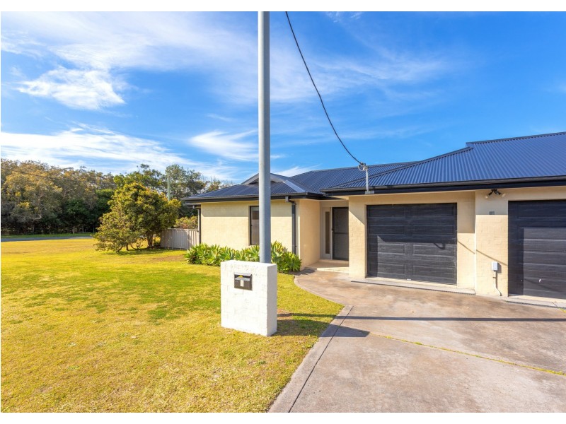 1/12 Hall Street, Old Bar NSW 2430