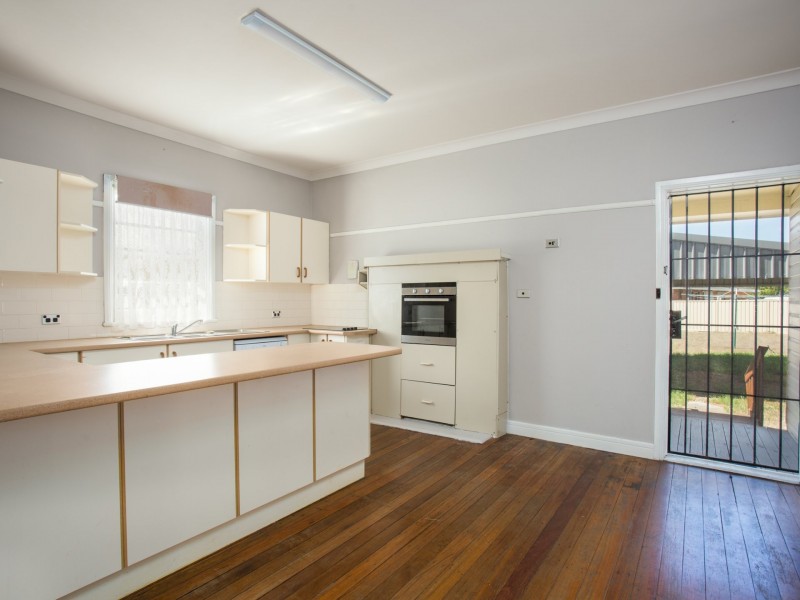 82 Cowper Street, Taree NSW 2430