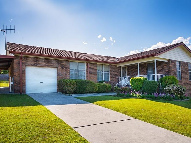 102 Kanangra Drive, Taree NSW 2430