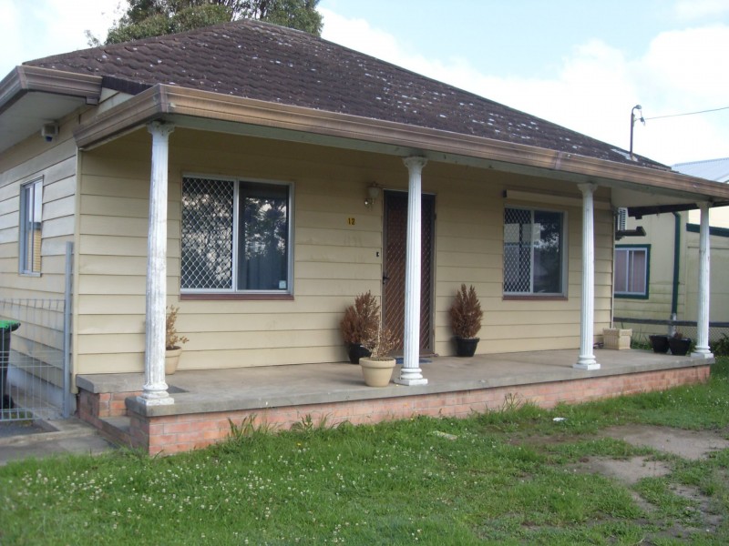 12 Kanangra Drive, Taree NSW 2430