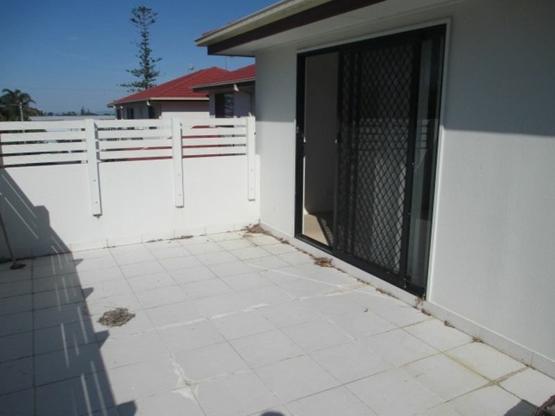 4/1 Connell Street, Old Bar NSW 2430