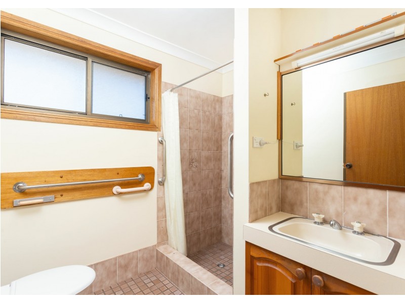 2/9-11 Wyden Street, Old Bar NSW 2430