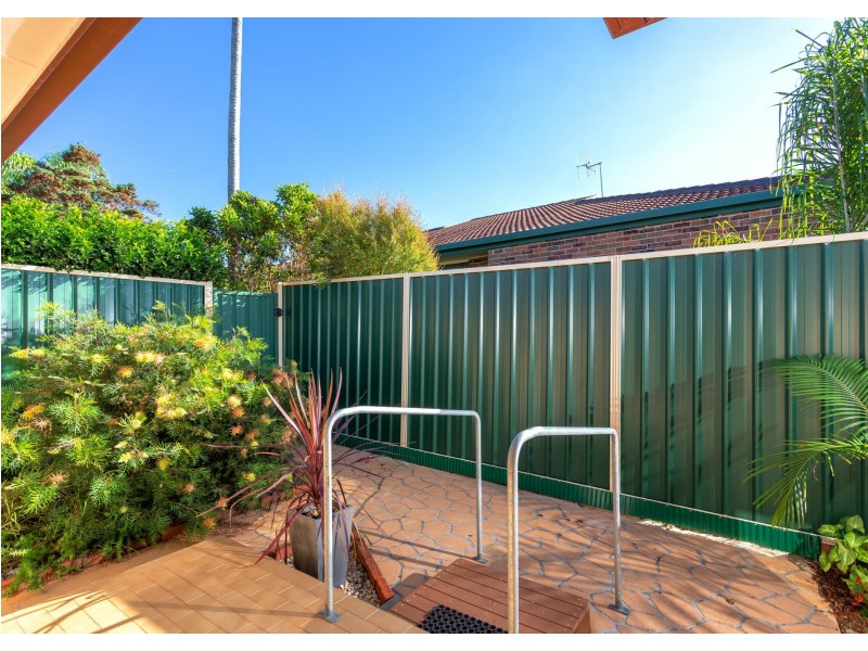 2/9-11 Wyden Street, Old Bar NSW 2430
