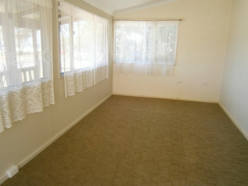 27 Pacific Parade, Old Bar NSW 2430