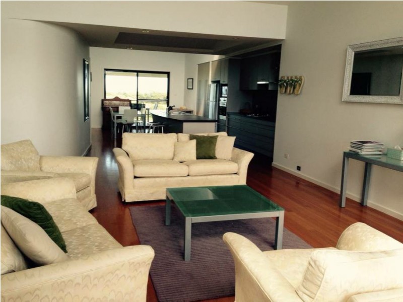 2/38 High Street, Black Head NSW 2430