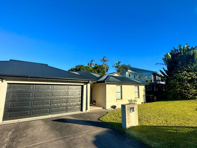 2/12 Hall Street, Old Bar NSW 2430
