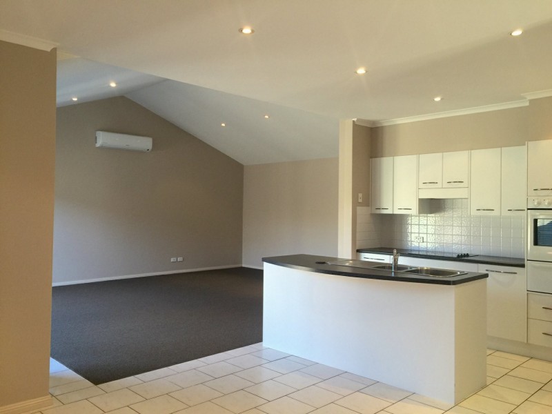 2/12 Hall Street, Old Bar NSW 2430