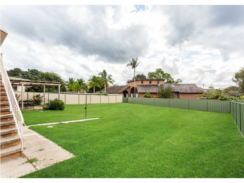 51 Bushland Drive, Taree NSW 2430