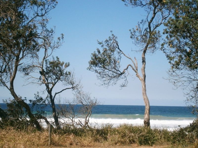 27 Pacific Parade, Old Bar NSW 2430