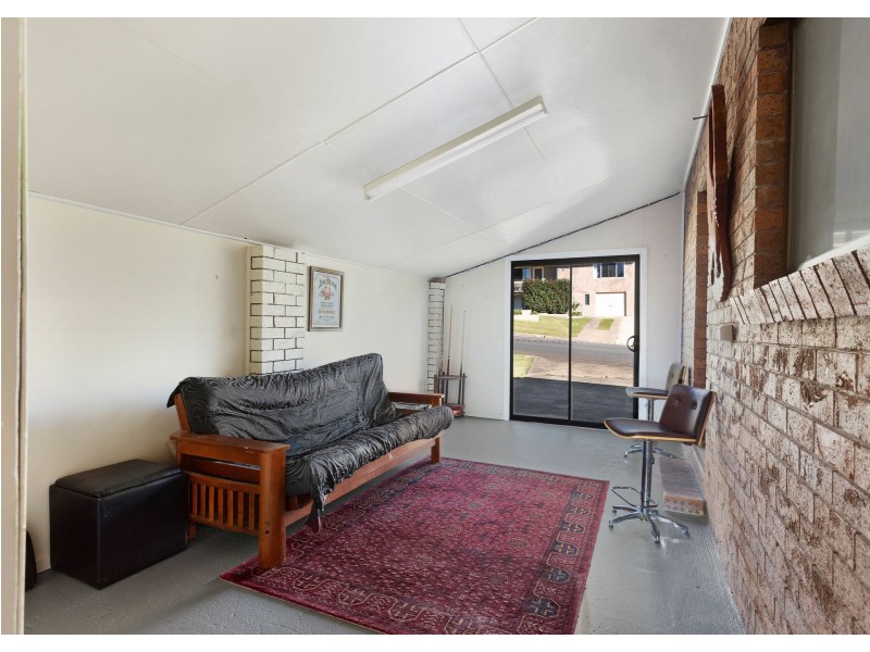 33 Bayview Crescent, Taree NSW 2430