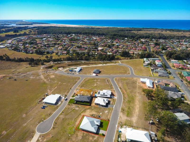 11 Ondaroo Crest, Old Bar NSW 2430