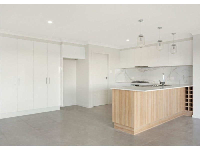 11 Ondaroo Crest, Old Bar NSW 2430