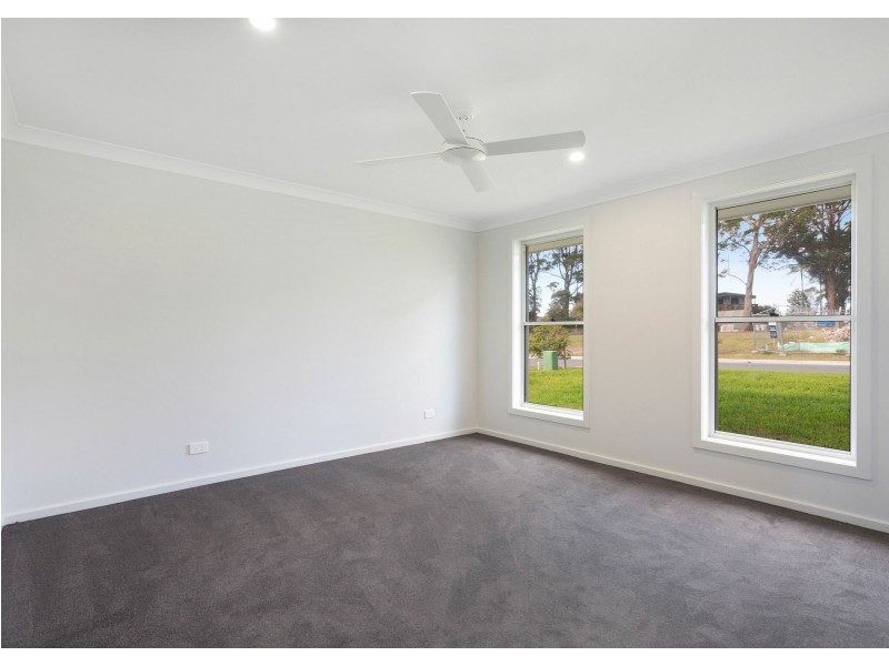 11 Ondaroo Crest, Old Bar NSW 2430