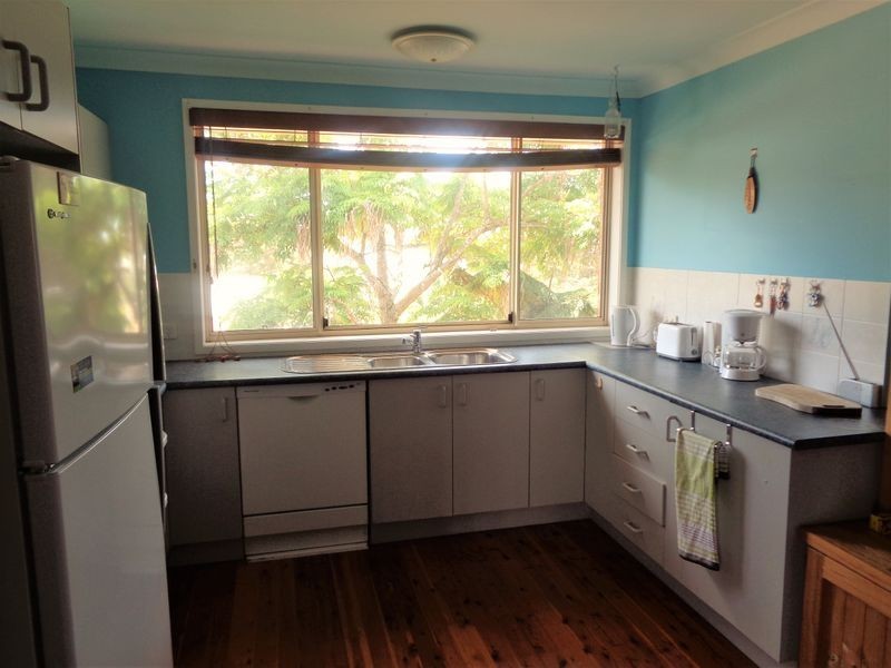 13 Seaview St, Diamond Beach NSW 2430