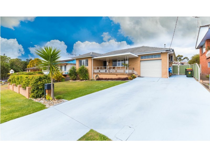 8 Pettitt Avenue, Taree NSW 2430
