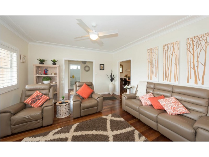 8 Pettitt Avenue, Taree NSW 2430
