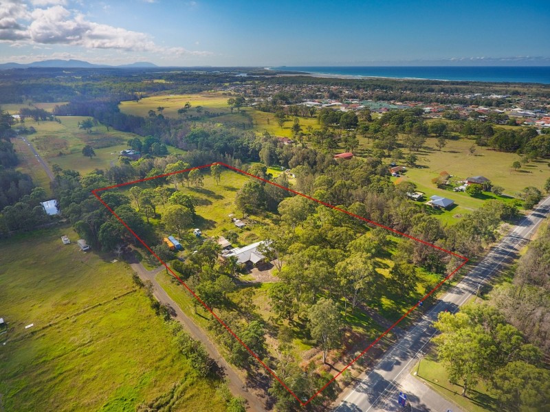 10 Harrogate Lane, Old Bar NSW 2430