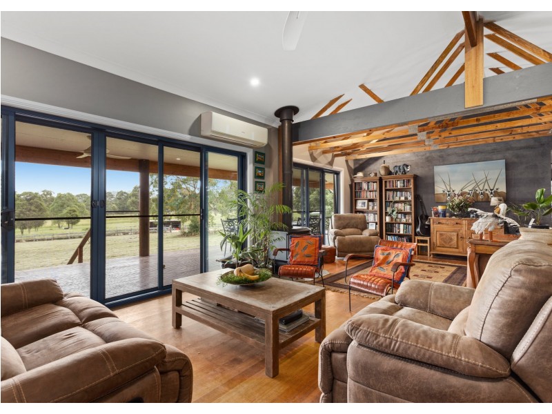 215 Careys Road, Hillville NSW 2430