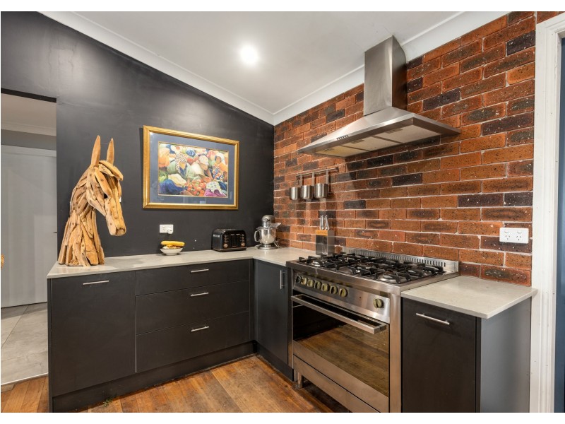 215 Careys Road, Hillville NSW 2430