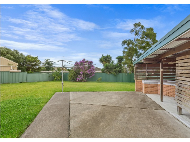11 McLennan Street, Taree NSW 2430