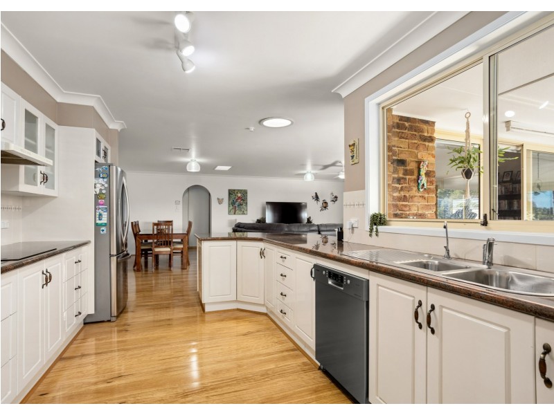 25 Petken Drive, Taree NSW 2430