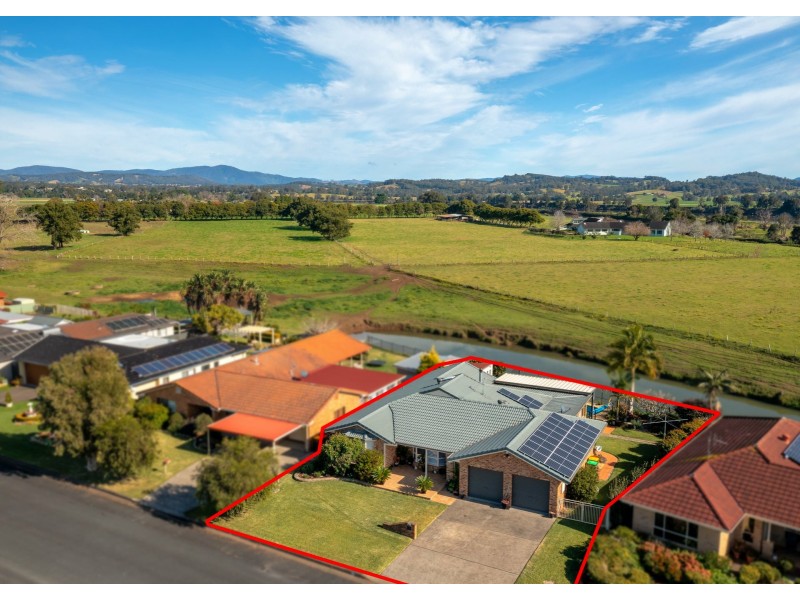 25 Petken Drive, Taree NSW 2430