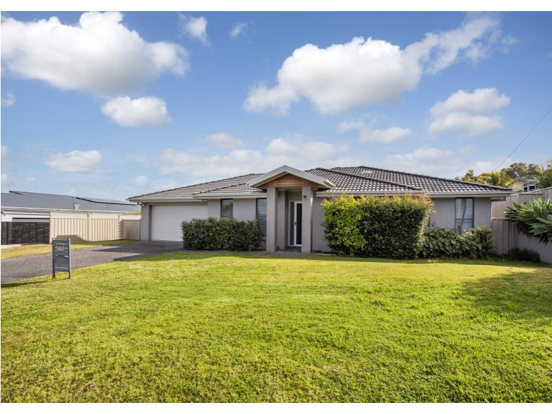 17 Edinburgh Drive, Taree NSW 2430