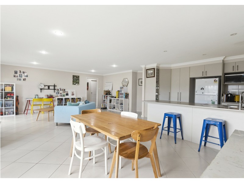 17 Edinburgh Drive, Taree NSW 2430