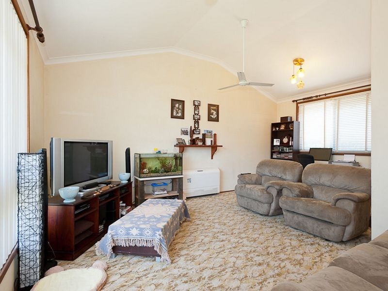 12 Dugdale Avenue, Taree NSW 2430