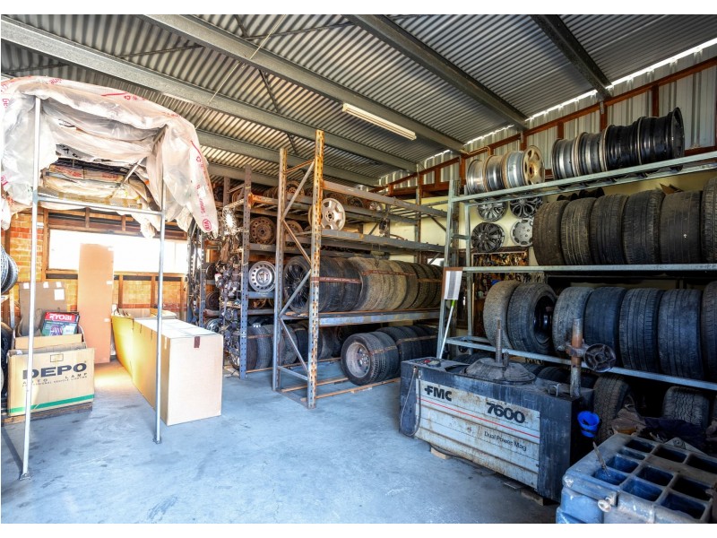 APC Auto Wreckers, Old Bar NSW 2430