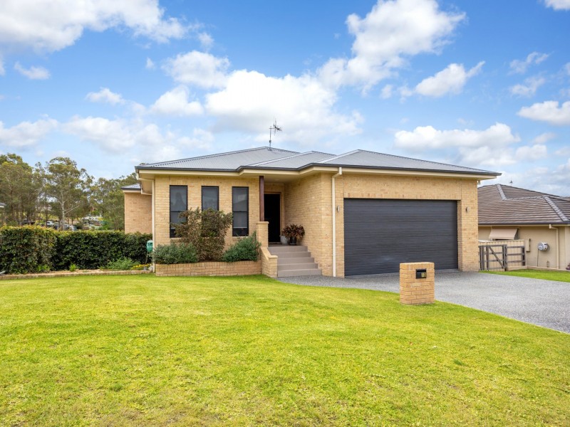 13 Country Club Drive, Wingham NSW 2429