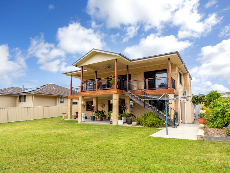 13 Country Club Drive, Wingham NSW 2429