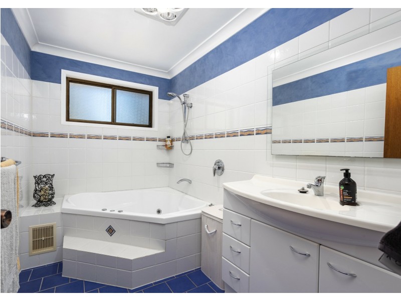 11 Nimoola Drive, Taree NSW 2430