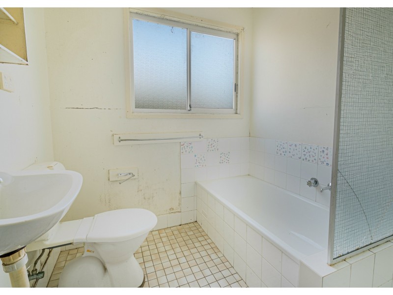 27 Hughes Street, Taree NSW 2430