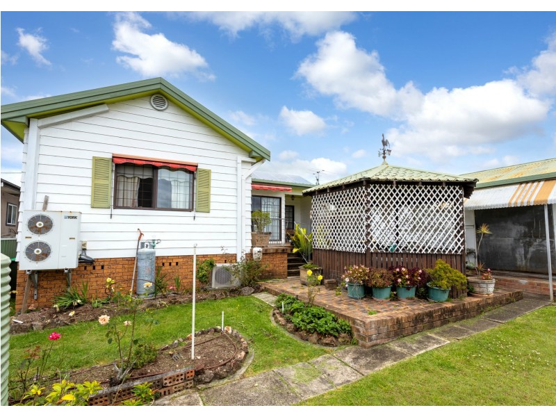 5 McLaughlin Ave, Taree NSW 2430