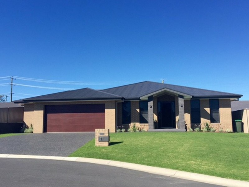 11 Stirling Place, Taree NSW 2430
