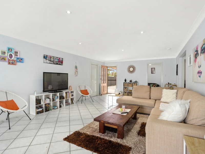 Villa 2/16 Waterman Street, Old Bar NSW 2430