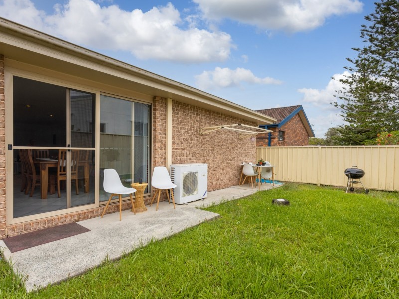 Villa 2/16 Waterman Street, Old Bar NSW 2430