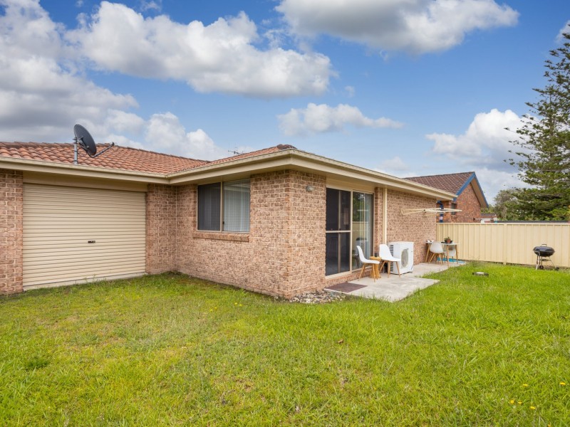 Villa 2/16 Waterman Street, Old Bar NSW 2430