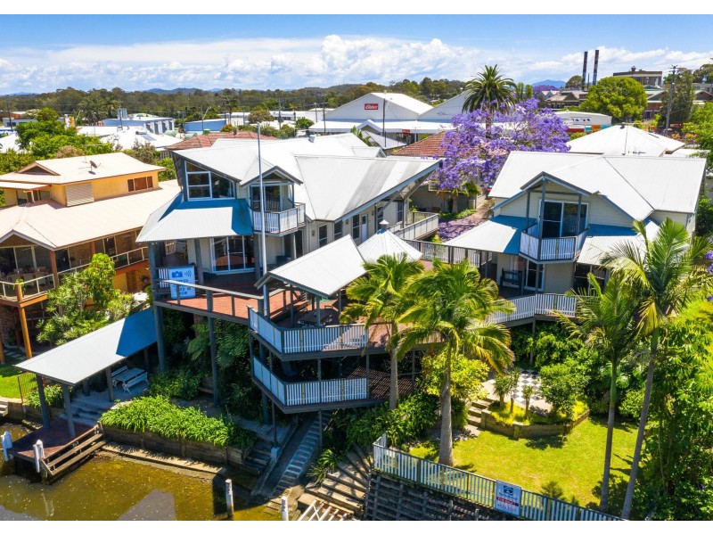 16a Crescent Avenue, Taree NSW 2430