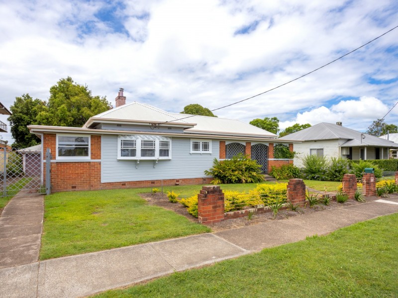 27 Florence Street, Taree NSW 2430
