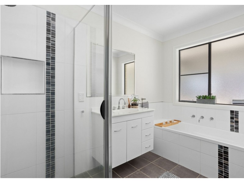 58 Albatross Way, Old Bar NSW 2430