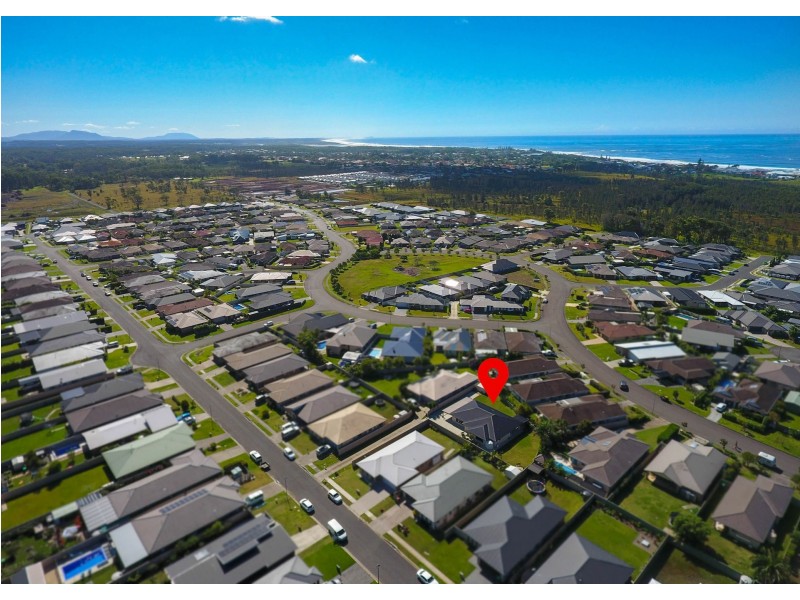 58 Albatross Way, Old Bar NSW 2430