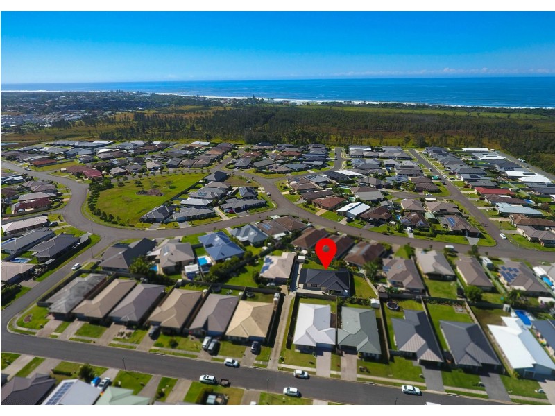 58 Albatross Way, Old Bar NSW 2430