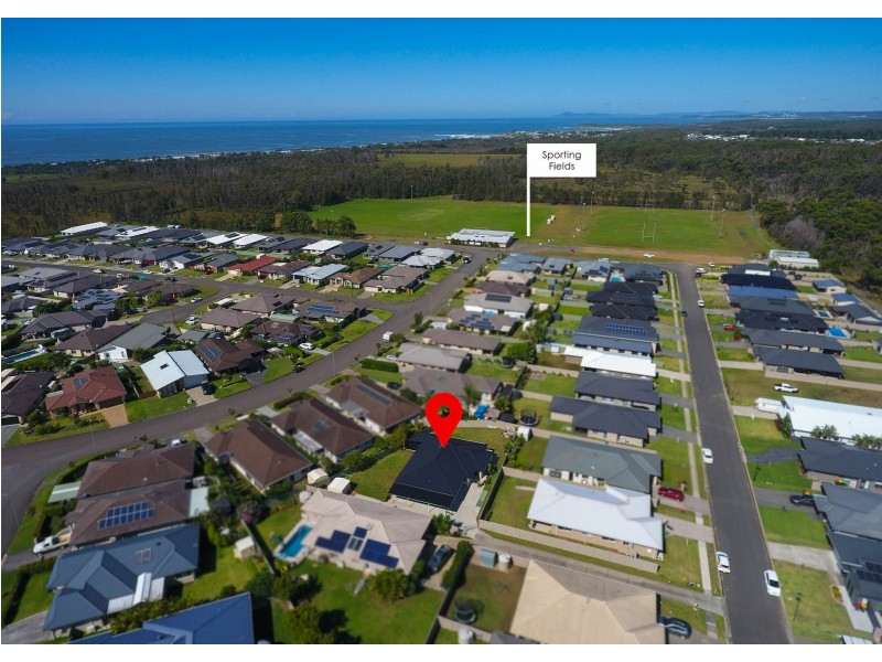 58 Albatross Way, Old Bar NSW 2430