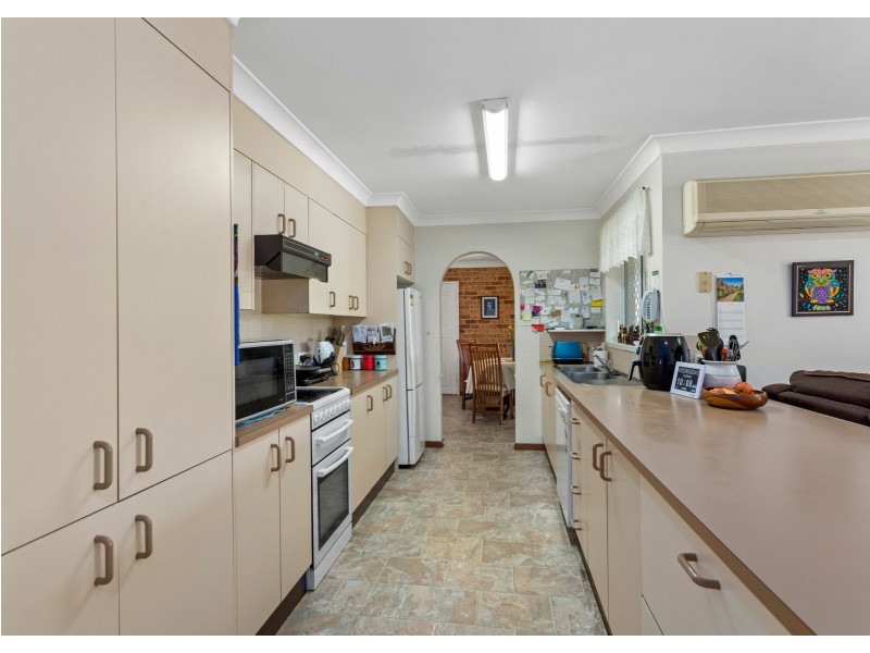 27 Amaroo Drive, Taree NSW 2430