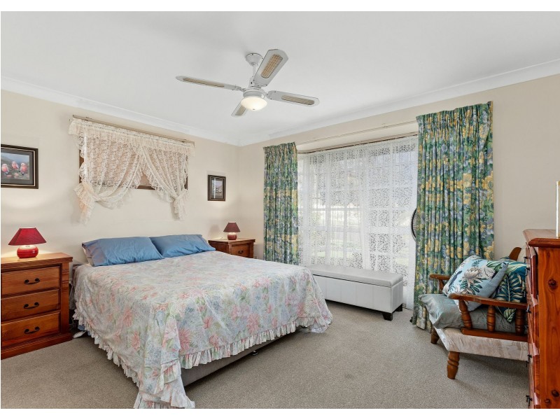 27 Amaroo Drive, Taree NSW 2430