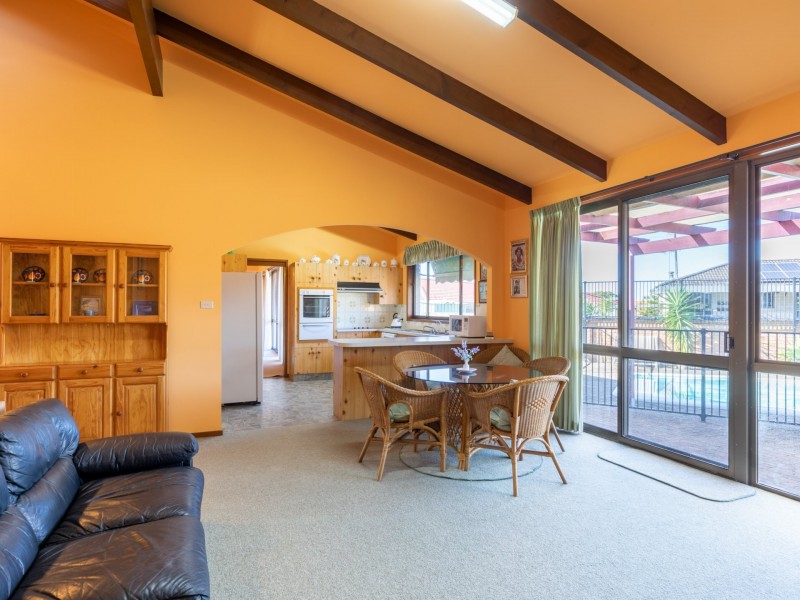 15 Jacaranda Avenue, Taree NSW 2430